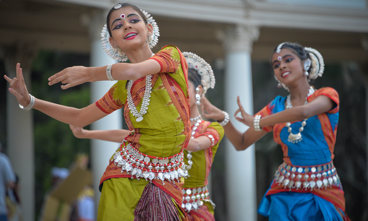 Costume Of Bharatanatyam Dancers - Dance With Me India