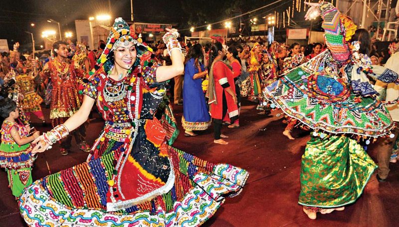 Garba Vs Dandiya Dance - Dance With Me India